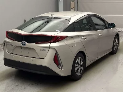 Toyota Prius PHV