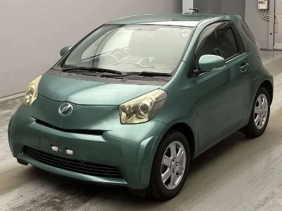 Toyota iQ