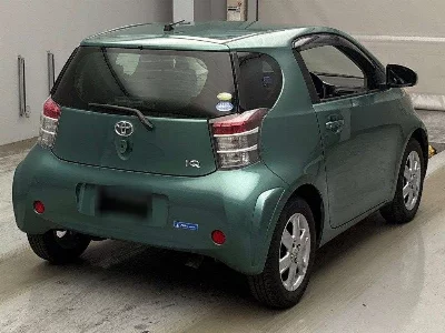 Toyota iQ