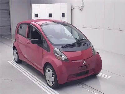 Mitsubishi i