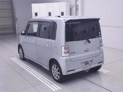 Toyota Pixis Space