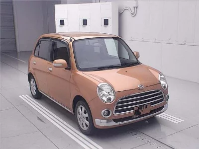 Daihatsu Mira Gino