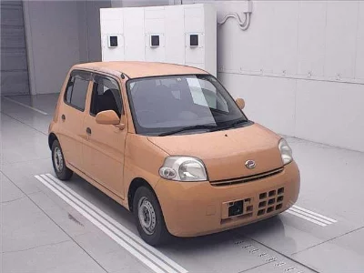 Daihatsu Esse