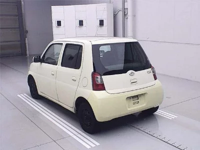 Daihatsu Esse