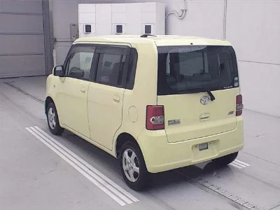 Toyota Pixis Space