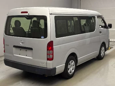 TOYOTA HIACE WAGON