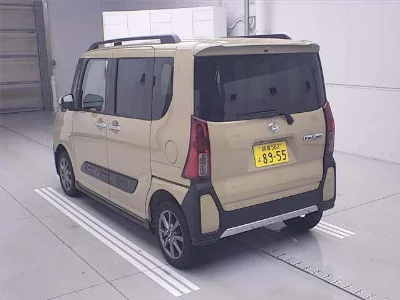 DAIHATSU TANTO FUN CROSS