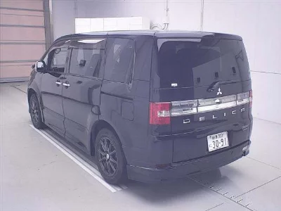 Mitsubishi Delica D:5