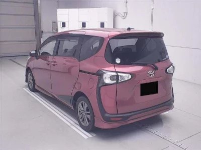 Toyota Sienta