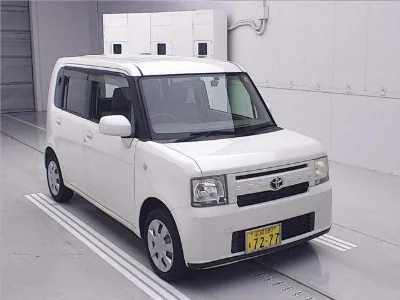 Toyota Pixis Space