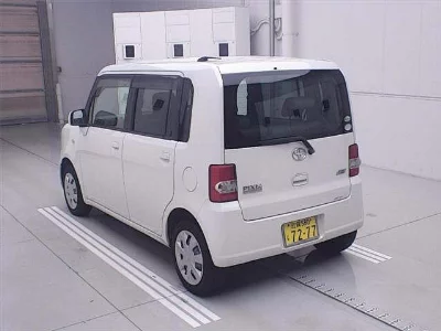 Toyota Pixis Space