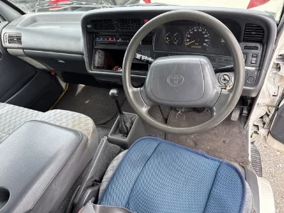 Toyota HiAce Commuter
