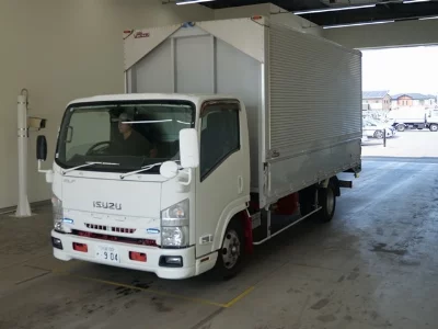 Isuzu Elf