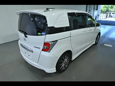 Honda Freed Spike