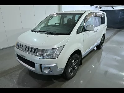 Mitsubishi DELICA D5
