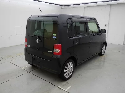 Toyota Pixis Space