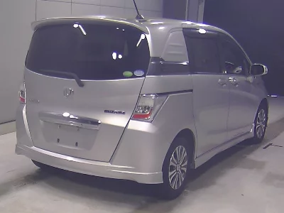 Honda FREED SPIKE