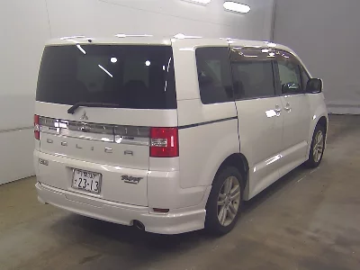 Mitsubishi DELICA D5