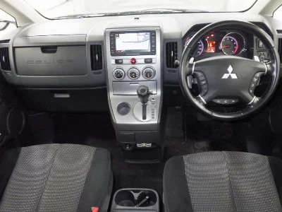 Mitsubishi DELICA D5