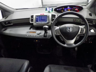 Honda FREED SPIKE