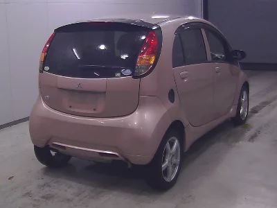 Mitsubishi i