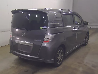 Honda FREED SPIKE