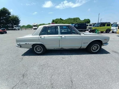 Nissan SKYLINE