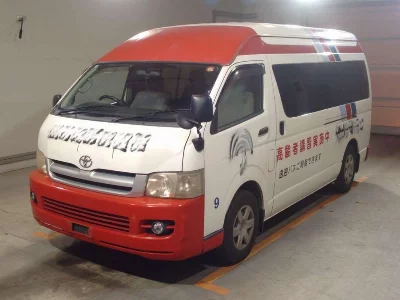 Toyota HiAce Commuter