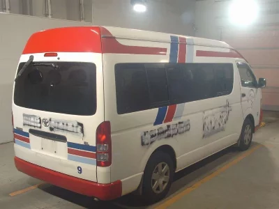 Toyota HiAce Commuter