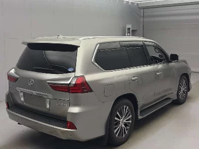 Lexus LX570