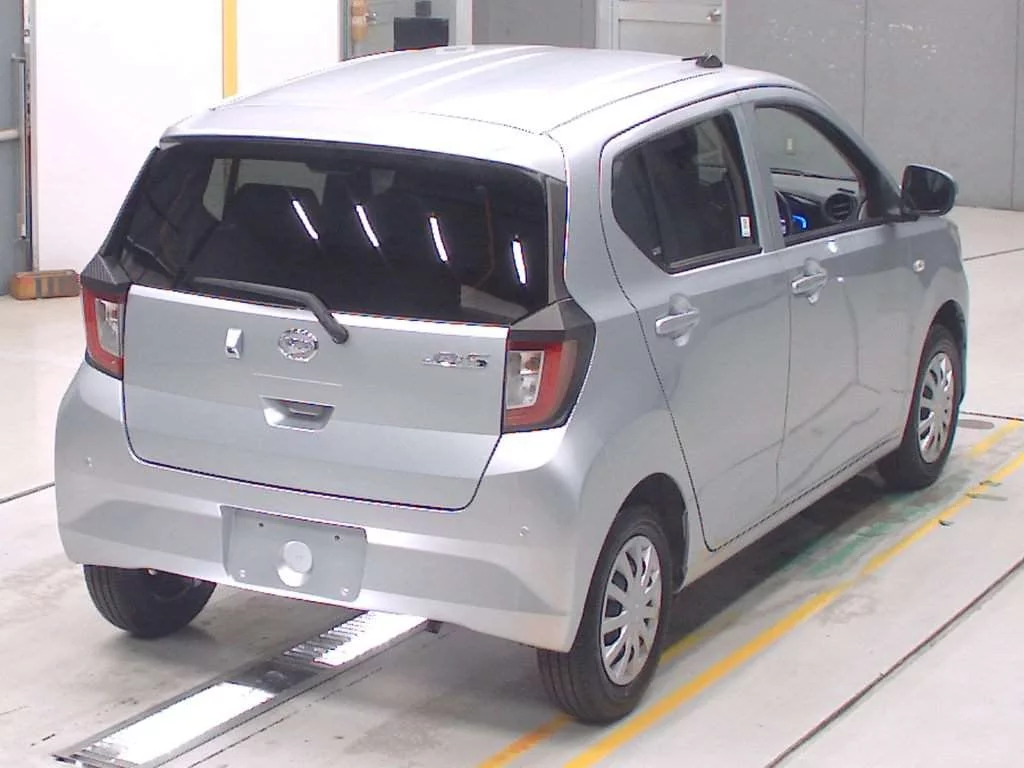 Daihatsu Mira e:S  с аукциона в Японии