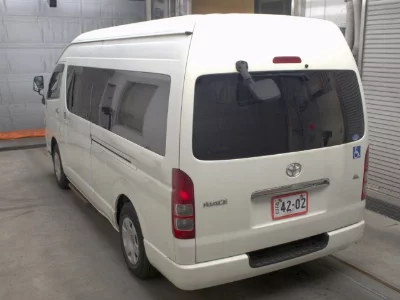 Toyota HiAce Commuter