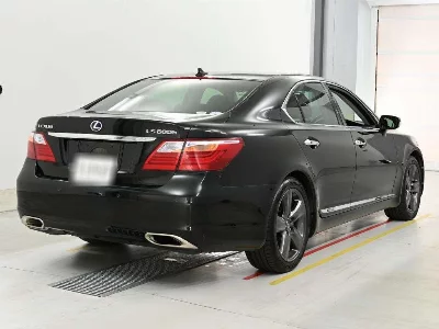 Lexus LS600h