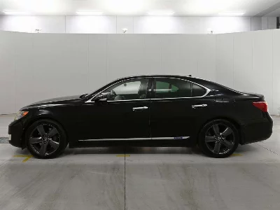 Lexus LS600h