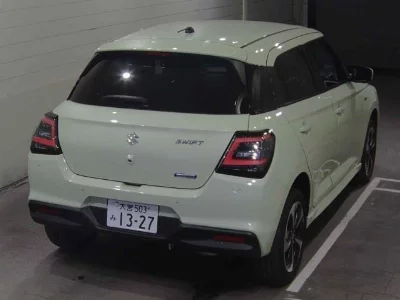 SUZUKI SWIFT