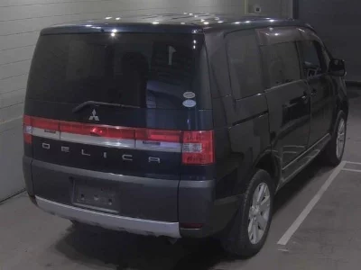 Mitsubishi Delica D:5