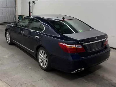 Lexus LS600h