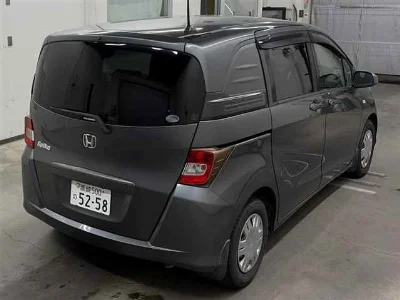 Honda FREED SPIKE