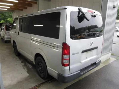 Toyota HiAce Van