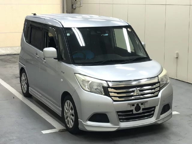 Mitsubishi Delica D:2  с аукциона в Японии