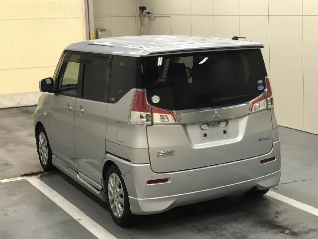 Mitsubishi Delica D:2  с аукциона в Японии