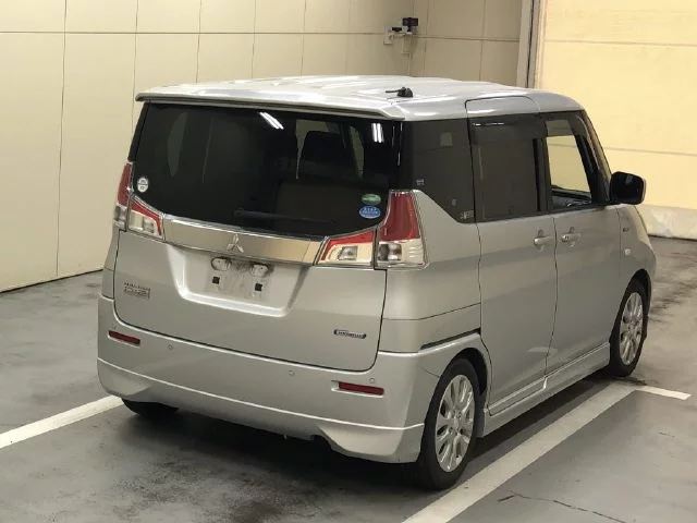 Mitsubishi Delica D:2  с аукциона в Японии