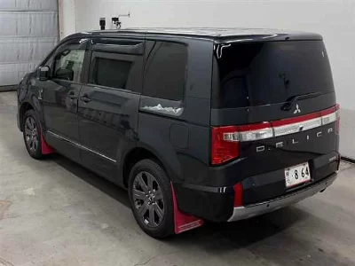 Mitsubishi DELICA D5