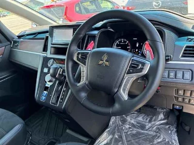 Mitsubishi DELICA D5