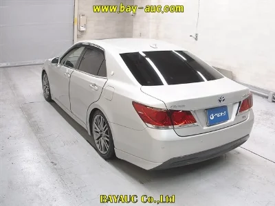 Toyota CROWN HYBRID