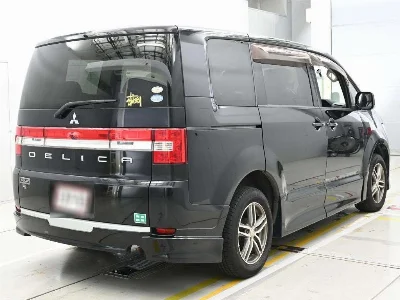 Mitsubishi DELICA D5