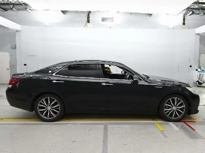 Toyota CROWN HYBRID