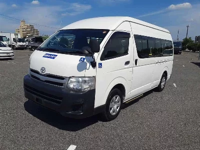 TOYOTA HIACE COMMUTER