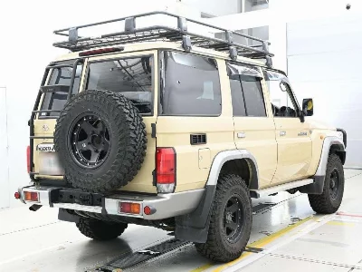 Toyota LAND CRUISER 70