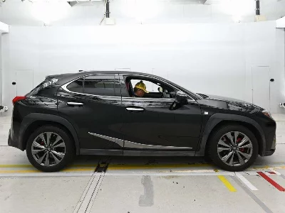 Lexus UX200